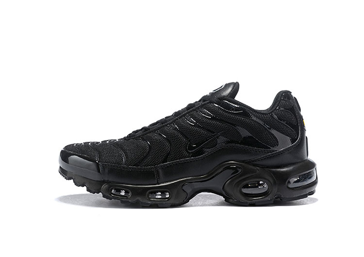 NIKE-AIR-MAX-PLUS-TN-BLACK-5.jpeg