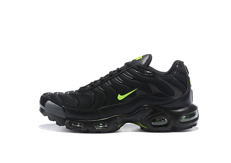 NIKE-AIR-MAX-PLUS-TN-BLACK-GREEN-LOGO-4.jpeg