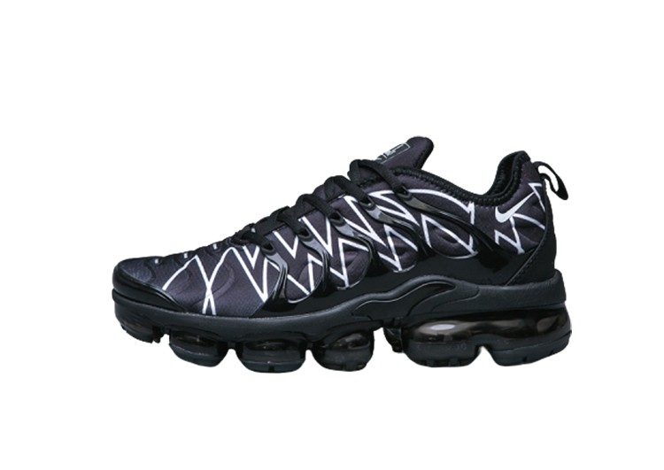 NIKE-AIR-MAX-PLUS-TN-BLACK-WHITE-COMBO-6.jpeg