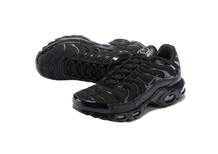 NIKE-AIR-MAX-PLUS-TN-DARK-BLACK-2.jpeg