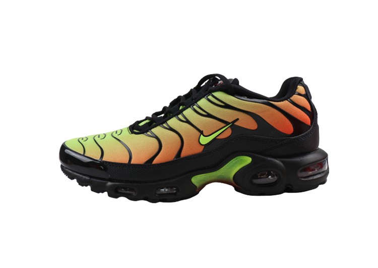 NIKE-AIR-MAX-PLUS-TN-LIGHT-GREEN-BLACK-4.jpeg
