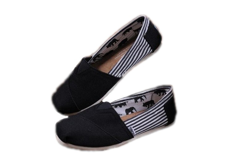 נעלי-טומס-TOMS-SHOES-CLASSIC-BLACK-CANVAS.jpg