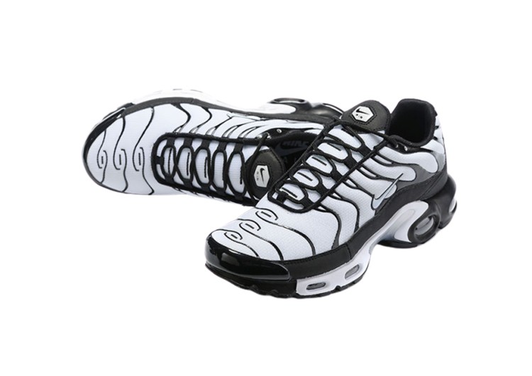 נעלי-נייק-NIKE-AIR-MAX-PLUS-TN-LIGHT-GRAY-BLACK-2.jpeg